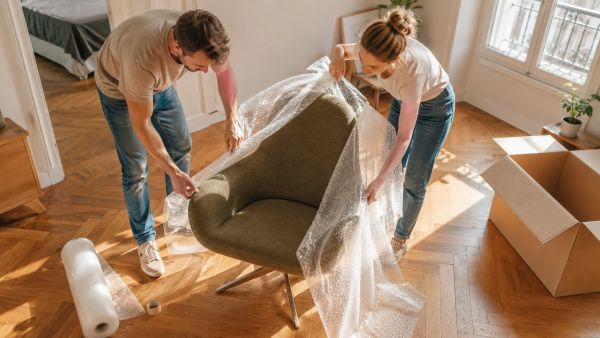 Comment protéger vos meubles avant de les stocker